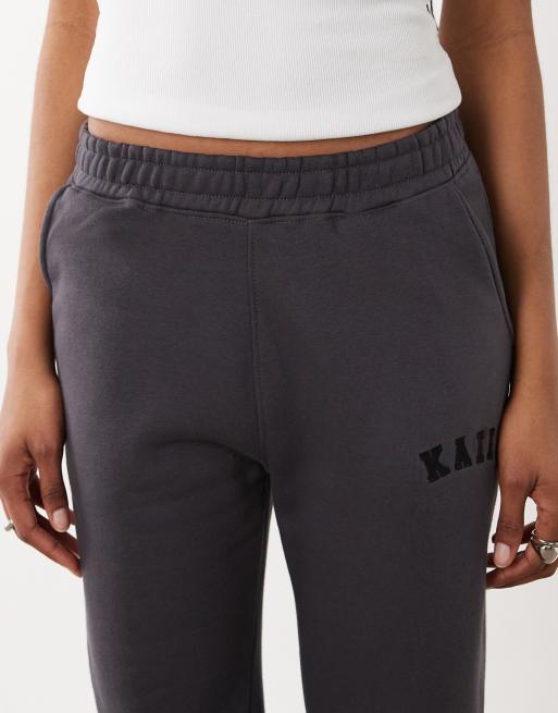 Kaiia Tall - Pantalon de jogging large en coton mélangé à logo brodé - Gris foncé, 5 de 5