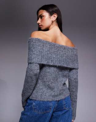 Kaiia Textured Deep Off The Shoulder Sweater In Gray