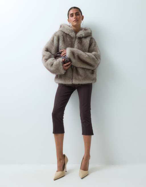 Kaiia veste courte à capuche en faux-fur marron doux, 3 de 5