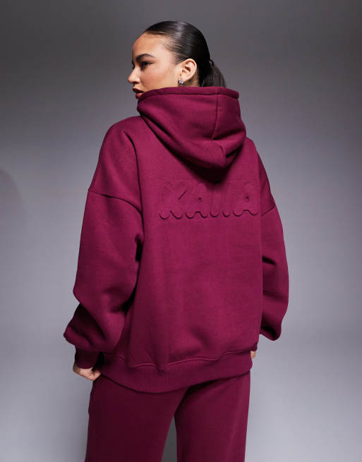 Kaiia – Vinrött set med präglad logga, oversize huvtröja och vida mjukisbyxor, 2 av 3