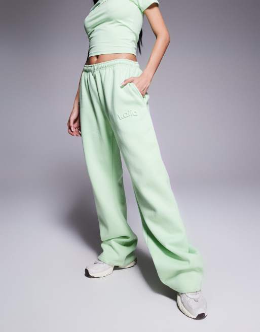 Kaiia – Weite Jogginghose in Sherbet-Limettengrün mit Logoprägung, Kombiteil, 2 von 5