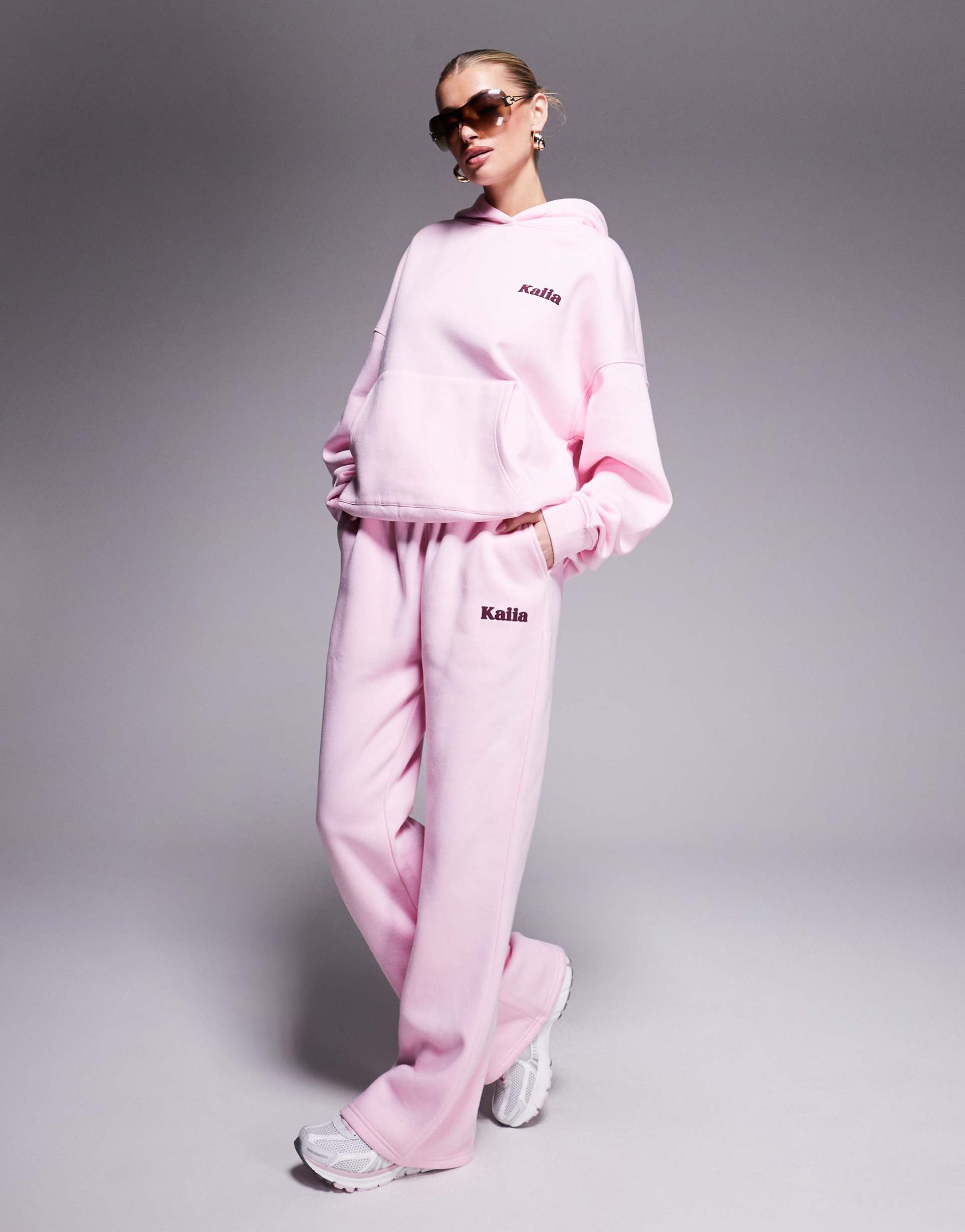 kaiia wide leg contrast logo sweatpants in baby pink - part of a set