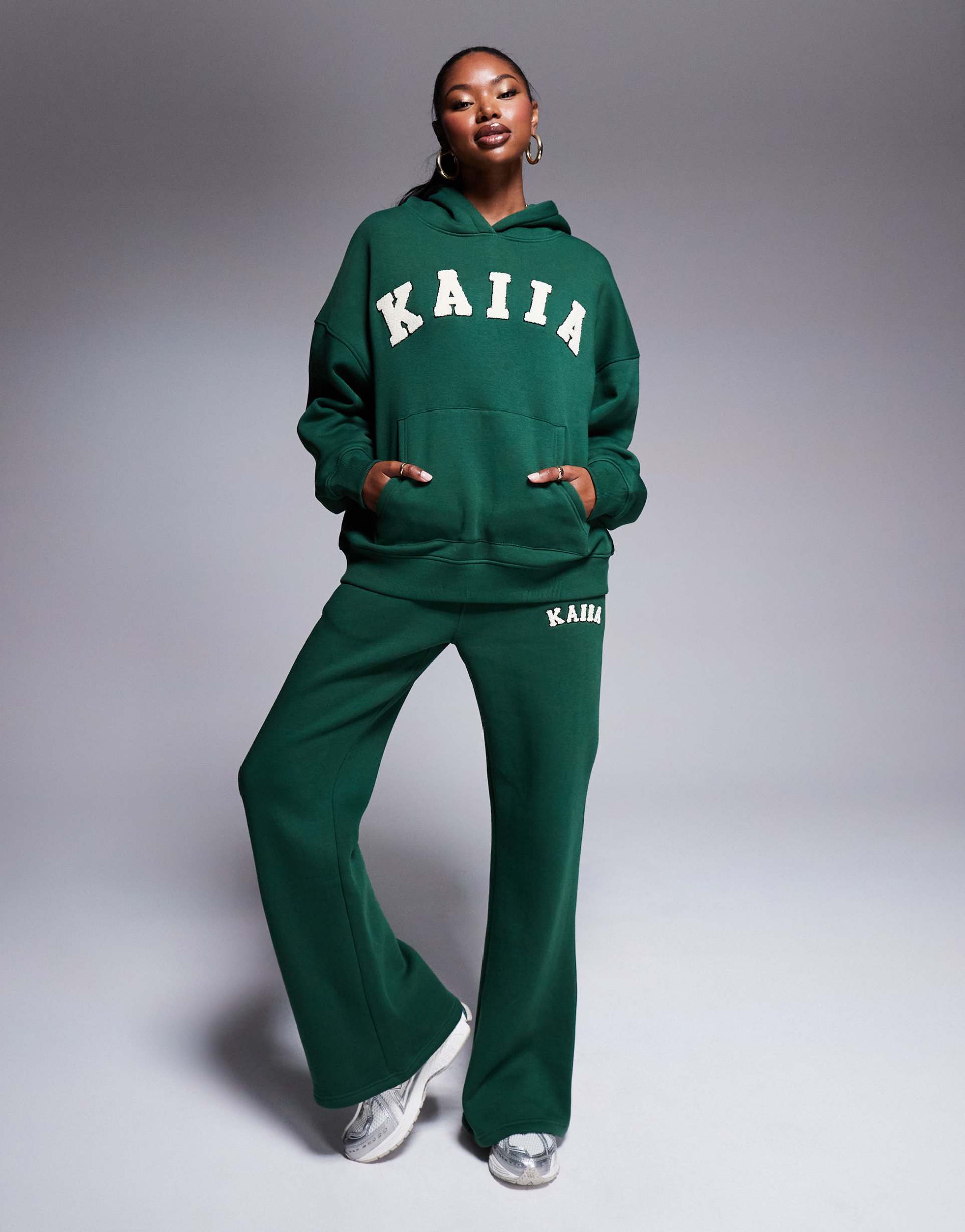 kaiia wide leg sweatpants in forest green - part of a set