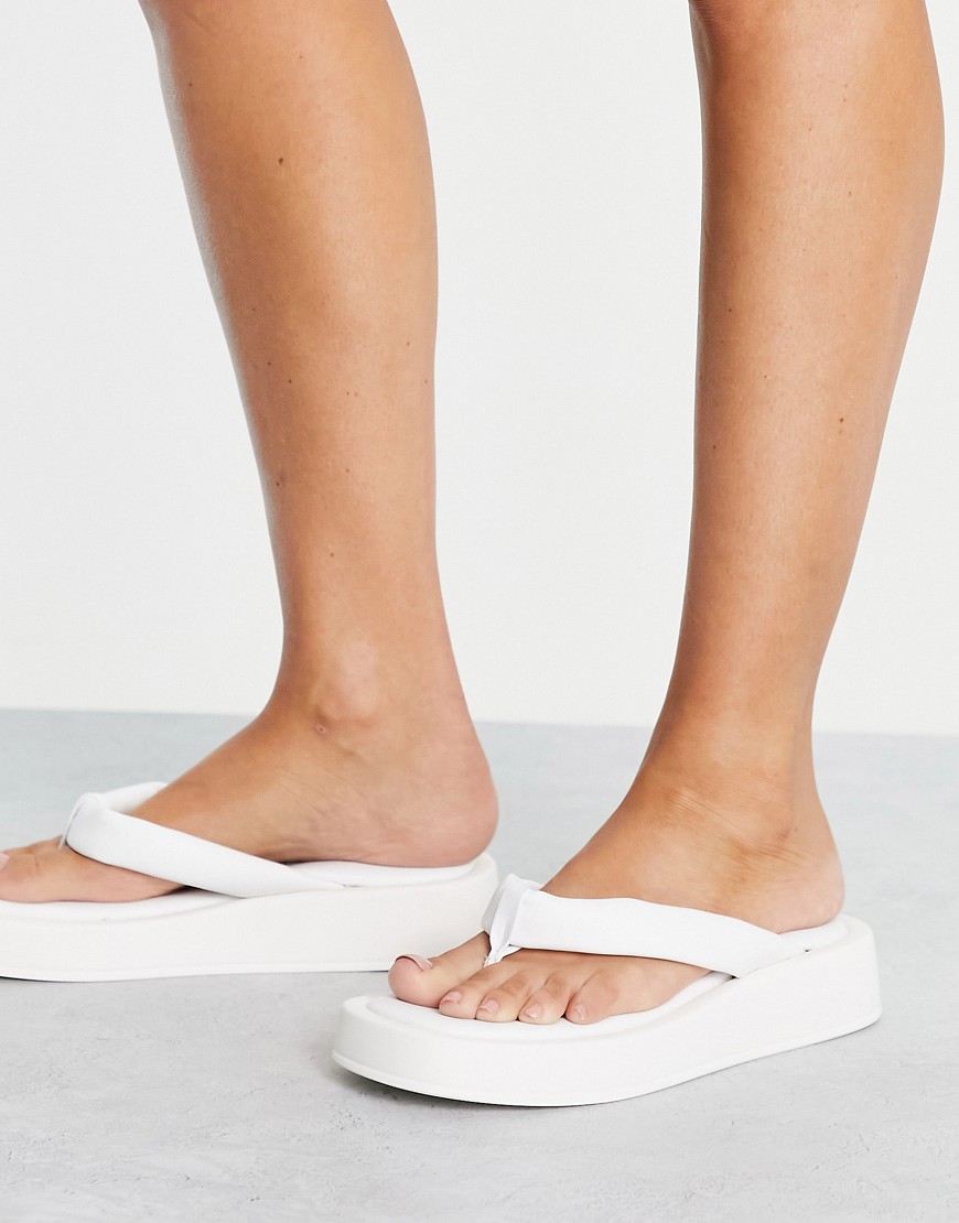 Kaltur Flip Flop Sandals In White Pu - White