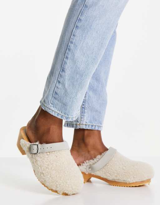Kaltur – Teddyfell-Clog in Creme