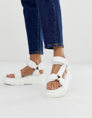 chunky sport sandal