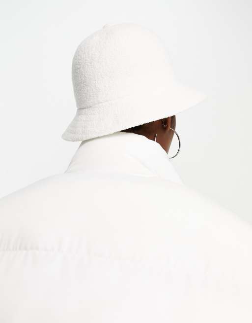 Kangol – Bermuda – Biały casualowy kapelusz typu bucket z logo, 3 z 4
