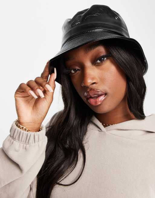 Kangol – Future – Anglerhut aus Kunstleder in Schwarz geknittert