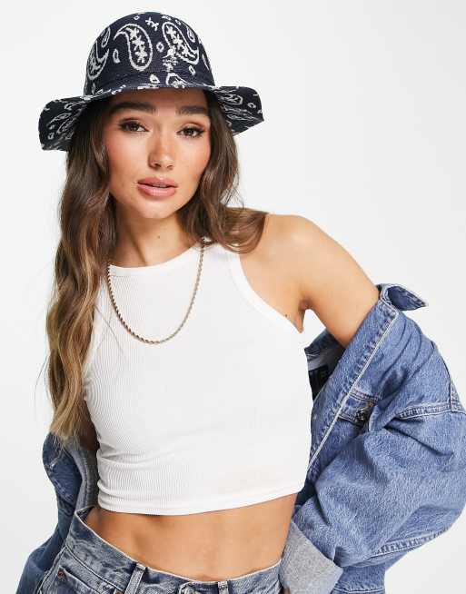 Kangol – Kapelusz typu bucket z szerokim rondem we wzór paisley