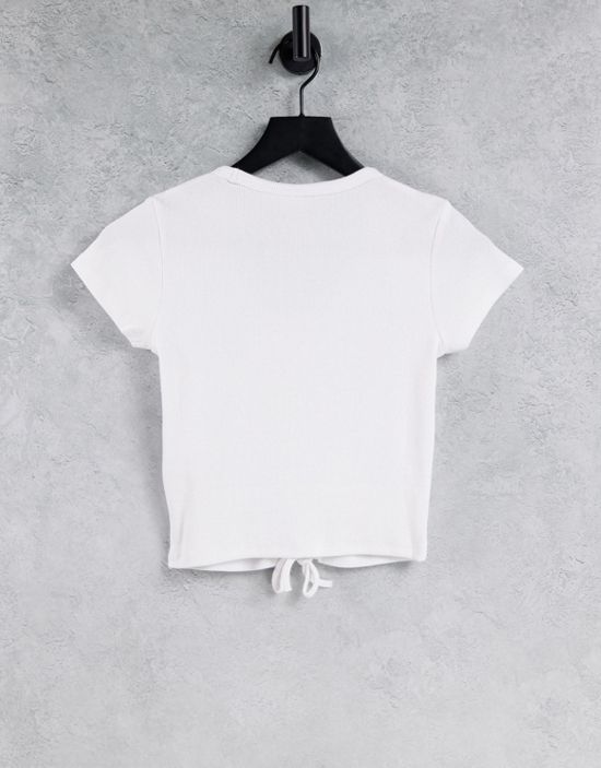 https://images.asos-media.com/products/karl-kani-cropped-rib-t-shirt-with-tie-front-logo-detail/200920703-2?$n_550w$&wid=550&fit=constrain
