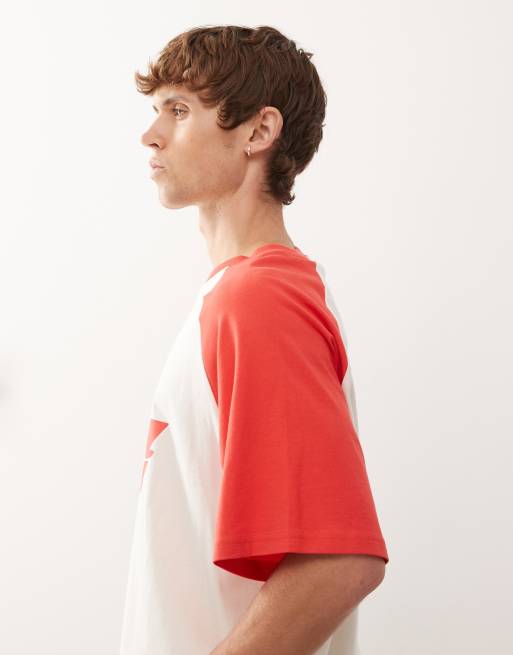Karl Kani - Hvid og oversized raglan-T-shirt med røde detaljer og print, 4 af 5