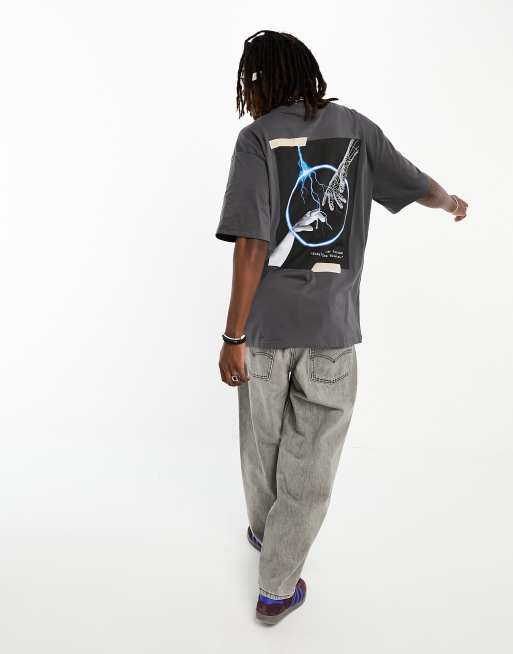 Karl Kani – Metaverse – T-Shirt in verwaschenem Schwarz mit Print auf Brust und Rücken und Signatur-Logo
