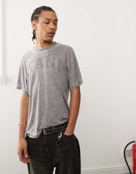 Karl Kani – T-Shirt in Grau mit Serifenbuchstaben im Ausbrennermusterstil - view 1