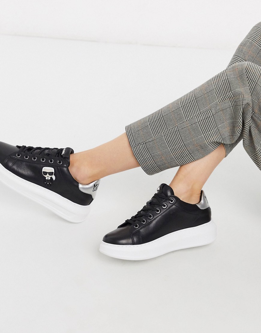 Karl Lagerfeld - Zwart leren sneakers met plateauzool en witte rand