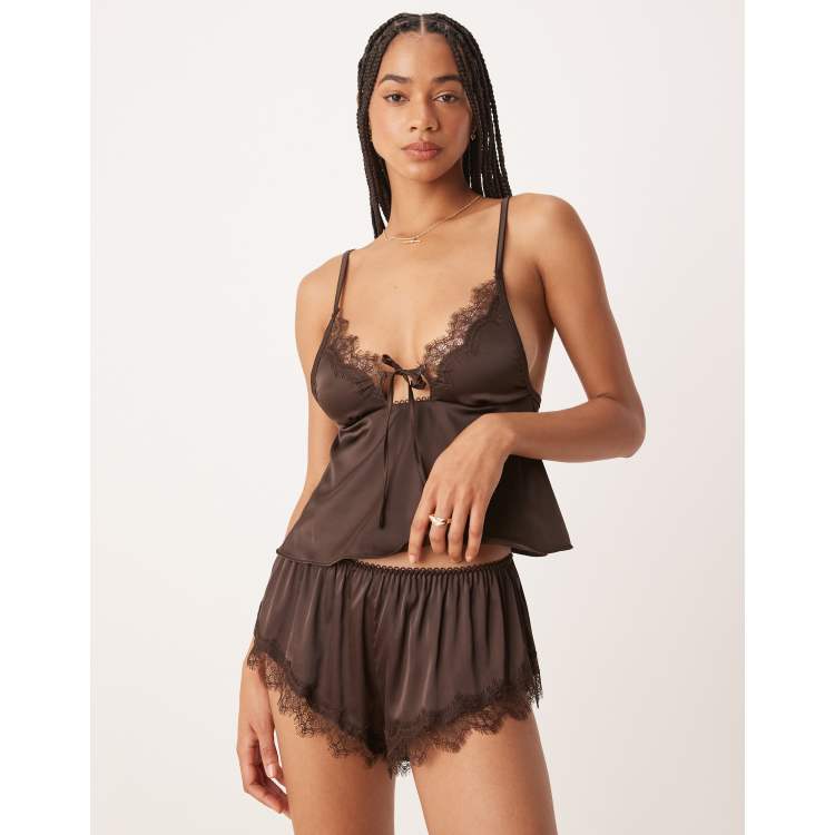 208122369-1-brown?$n_750w$&wid
