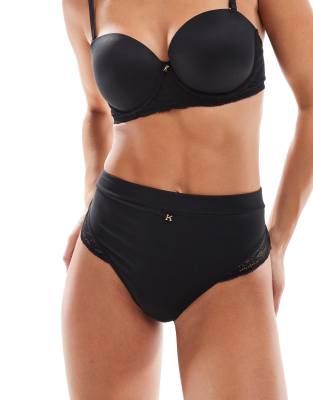 KBX KBX thong with lace detail in black