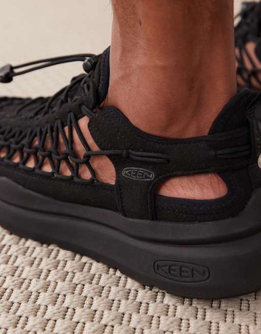 Keen Uneek WK trainers in black, 3 of 4