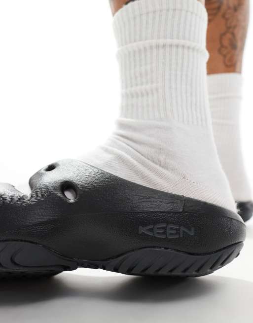 Keen Yogui sandals in black | ASOS