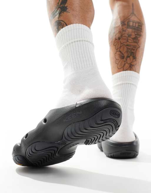 Keen Yogui sandals in black, 4 of 4