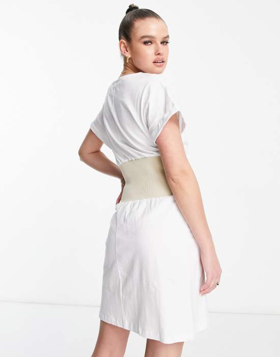 https://images.asos-media.com/products/kendall-kylie-corset-t-shirt-dress-in-white/23097672-4?$n_550w$&wid=550&fit=constrain
