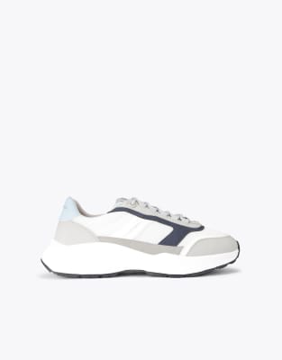  Leon trainers  other