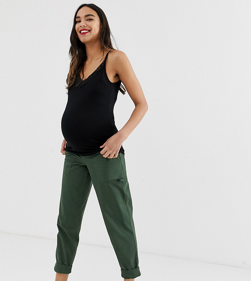 Khaki militærbukser med smalle ben og taljebånd under maven fra ASOS DESIGN Maternity-Grøn