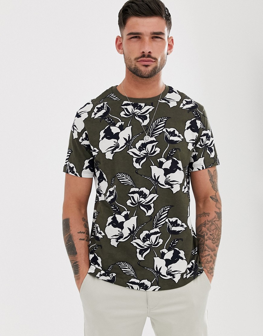 Khakifarvet t-shirt med blomsterprint fra Burton Menswear-Grøn