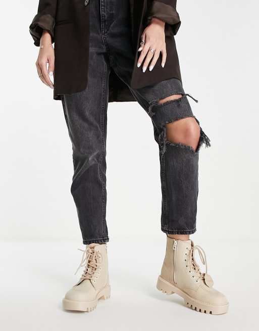 Kickers – Kizzie – Beige boots med snörning och höga skaft av nubuckläder, 2 av 4