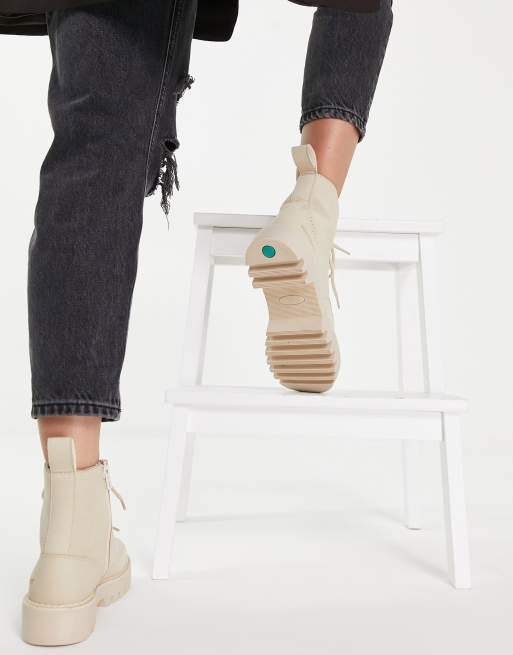 Kickers – Kizzie – Beige boots med snörning och höga skaft av nubuckläder, 4 av 4