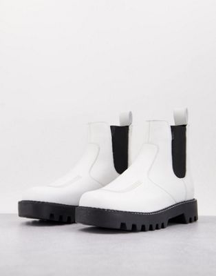 Kickers kizziie chelsea leather boots in white black contrast