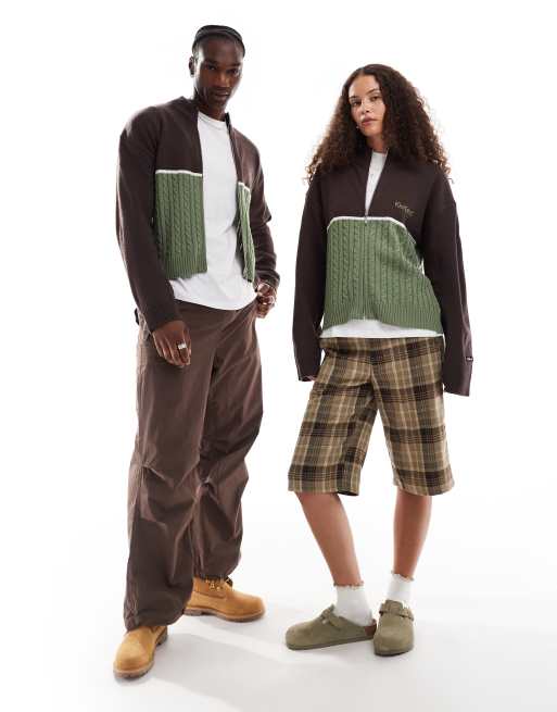 Kickers – Strickjacke in Grün-Braun mit Reißverschluss und Stehkragen im Stil der 90er, 2 von 4