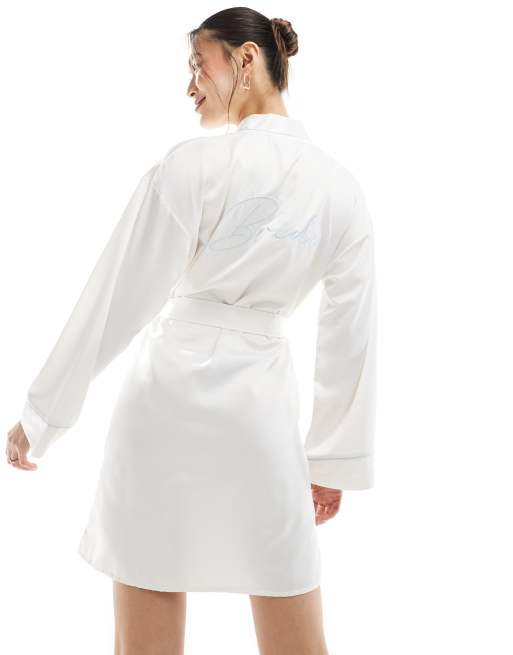 Kimono de novia color marfil de satén de Loungeable