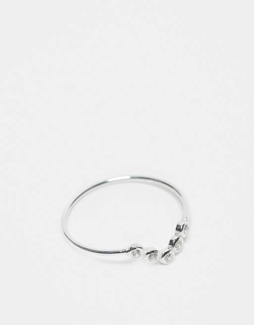 Kingsley Ryan - Anello in argento sterling con fascia a V e cristalli