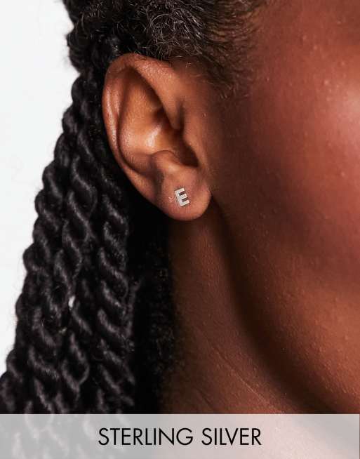 Kingsley Ryan - Boucles d'oreilles en argent massif à initiale E