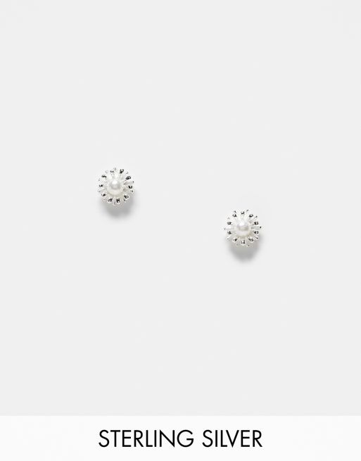 Kingsley Ryan - Boucles d'oreilles fleurs en argent massif avec perle nacrée