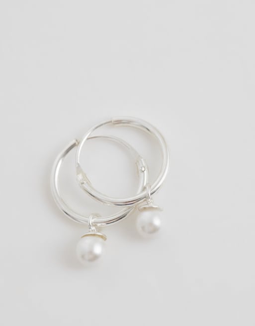 Kingsley Ryan – Creoler i sterlingsilver med hängande pärlor, 3 av 4