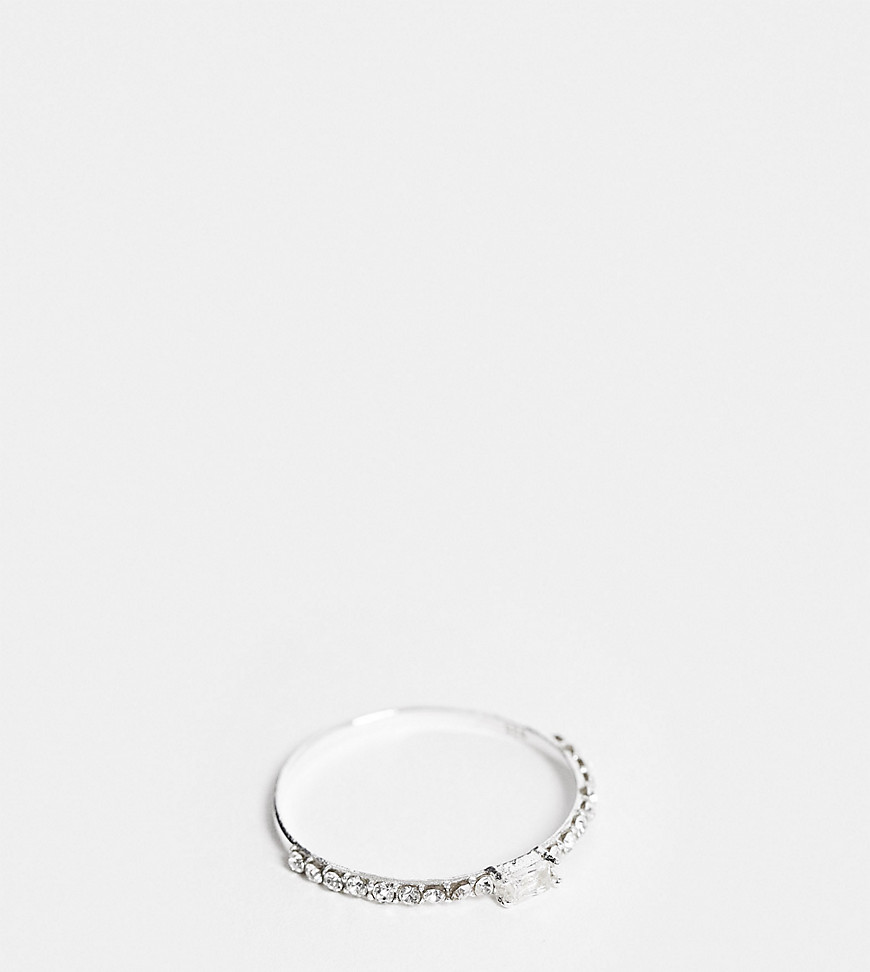 Kingsley Ryan Curve – Pavé-Ring aus Sterlingsilber mit sehr kleinem Stein mit Baguetteschliff