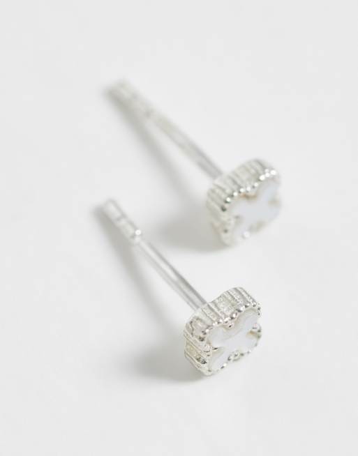 Kingsley Ryan faux pearl clover stud in sterling silver, 2 of 4