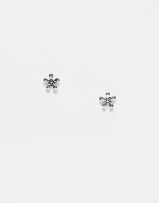 Kingsley Ryan Flower Stud Earrings In Silver