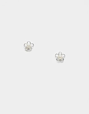 Kingsley Ryan Kingsley Ryan flower with pearl stud earrings in sterling silver