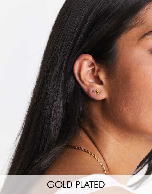 Kingsley Ryan gold plated daisy stud earrings