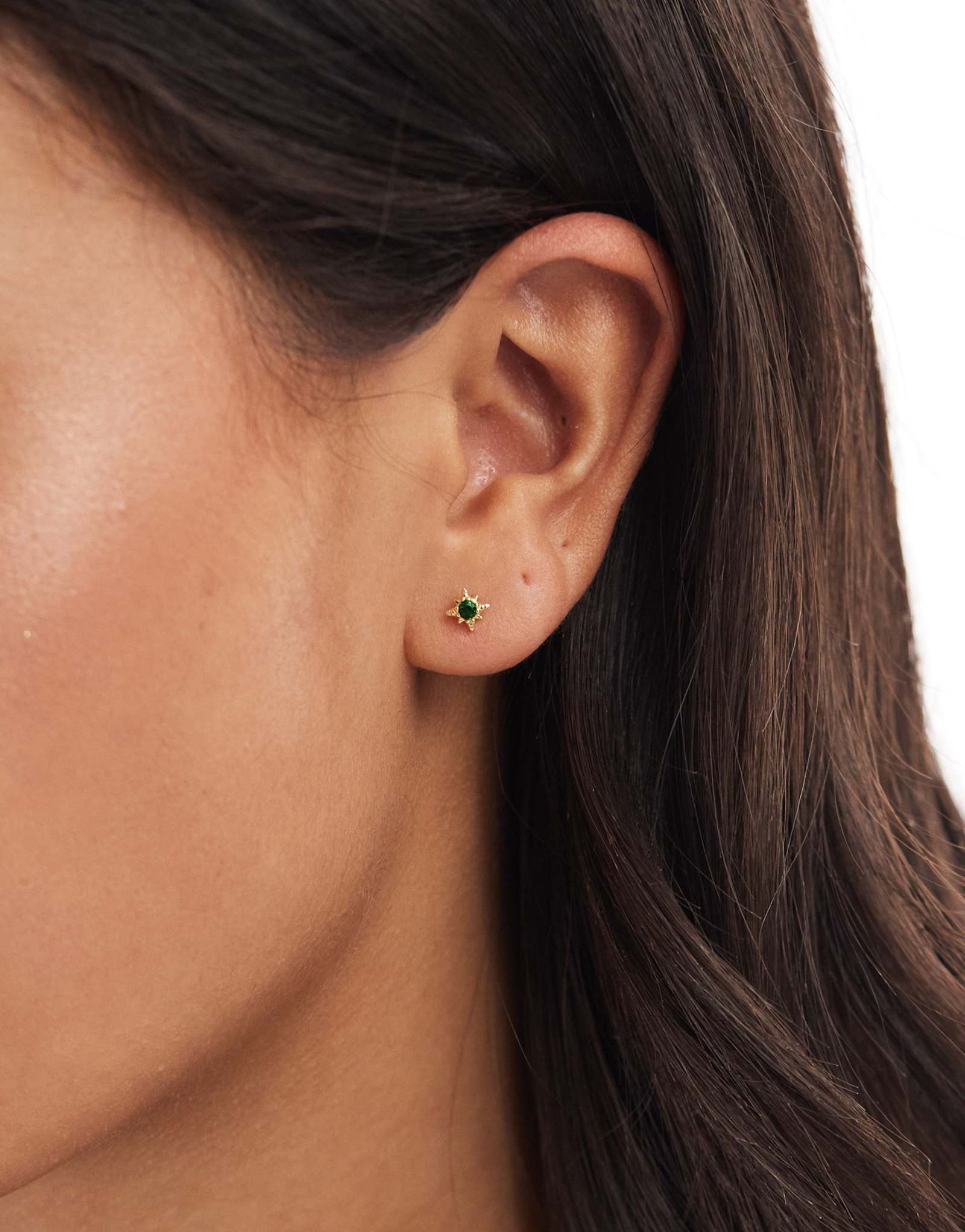 Позолоченные серьги с зеленым драгоценным камнем Kingsley Ryan starburst