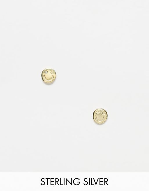 Kingsley Ryan - Guldfarvede ørestikker i sterlingsølv med smiley-design