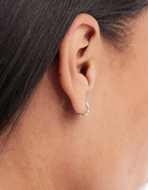Kingsley Ryan – Kleine 10-mm-Creolen aus Sterlingsilber mit verdrehtem Design, 2 von 4
