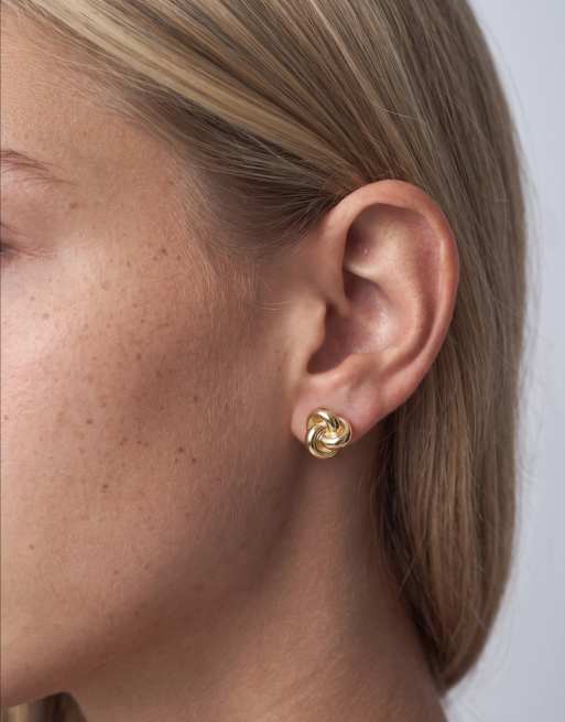 Kingsley Ryan Knoten-Ohrstecker mit 14-Karat-Goldplattierung, 2 von 4