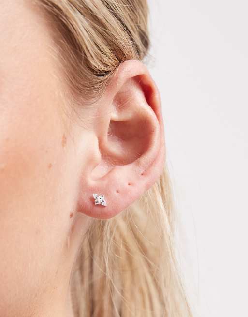 Kingsley Ryan – Kolczyki wkrętki ze srebra wysokiej próby, w kształcie gwiazdki z kryształkami