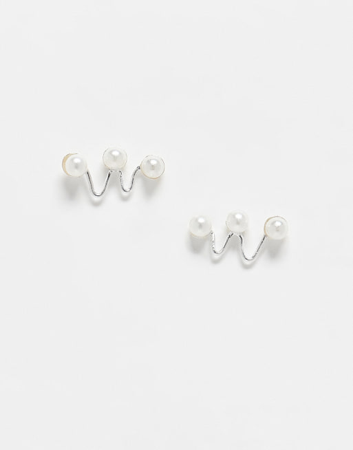 Kingsley Ryan – Kolczyki wkrętki ze srebra wysokiej próby z motywem zygzaka ze sztucznymi perłami