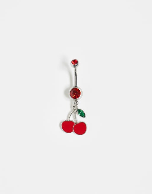 Kingsley Ryan - Navelpiercing met kersen