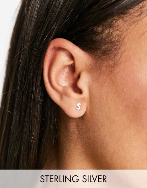 Kingsley Ryan - Orecchini a bottone a forma di S in argento sterling