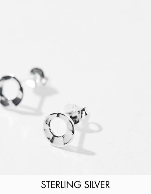 Kingsley Ryan - Orecchini a bottone in argento sterling a forma di cerchio aperto martellato